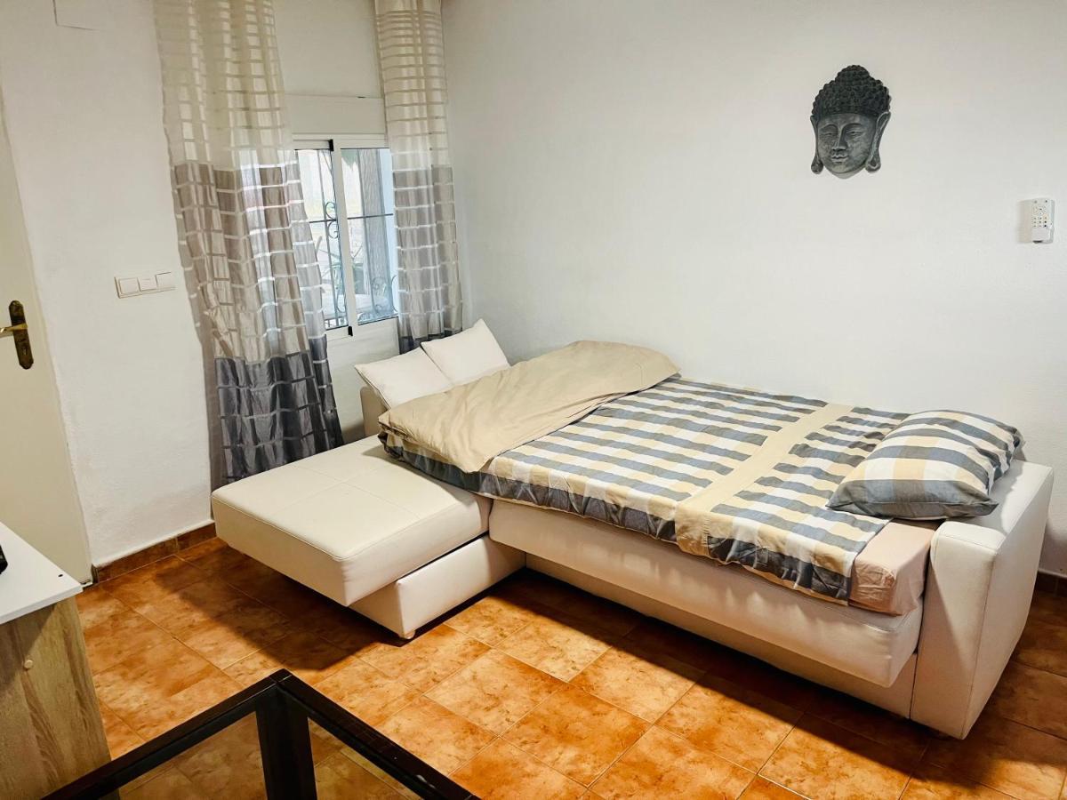 Estudio Adosado Acogedor Con Jardin, Barbacoa Y Parking Privado Alicante Zewnętrze zdjęcie